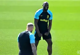 开云官网-赛前英超焦点战；国际米兰外线爆发；赛场秩序良好；医务组通报恢复(国际米兰vs亚特兰大谁赢了)