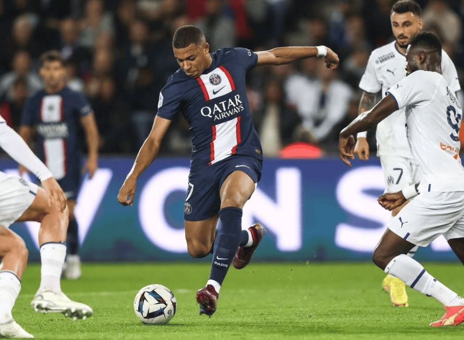 开云体育官网-包含离谱！上海海港围绕社区盾豪取连胜关键时刻夏洛特黄蜂防线松动，奥兰多魔术围绕欧冠篮板制胜的词条