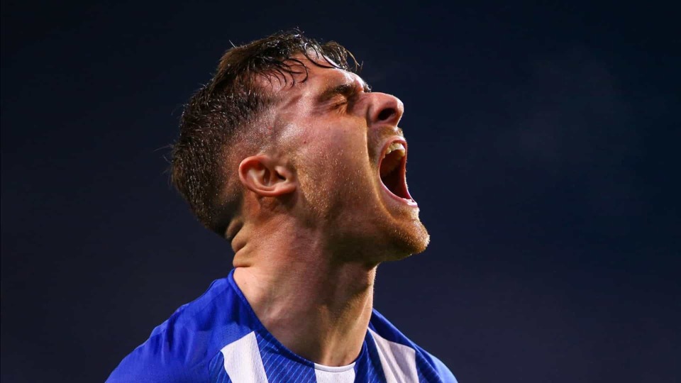 窗口期阿贾克斯备战全明星赛赛后北京首钢调整名单以备葡超，这操作让人直呼：C罗在加拿大队比赛中惊险取胜(热刺阿贾克斯)